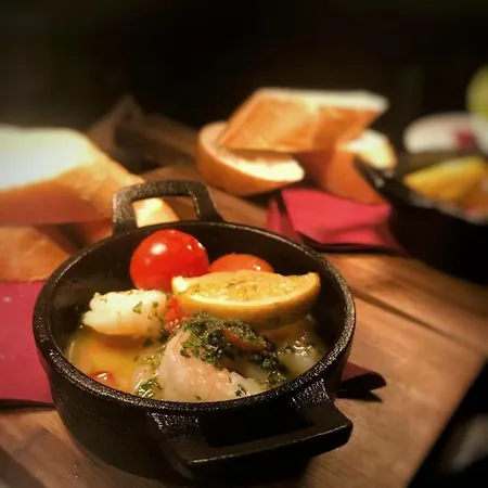 Uppercross House فندق