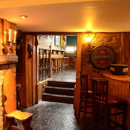 فندق Uppercross House 3*