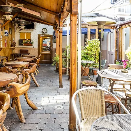 فندق Uppercross House