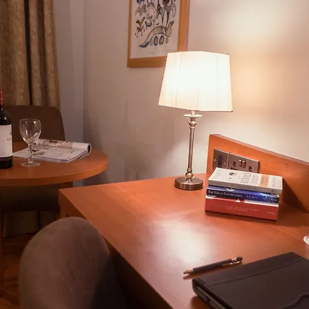 Uppercross House فندق