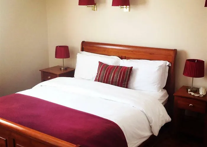 Uppercross House Hotel