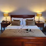 Hotel Uppercross House