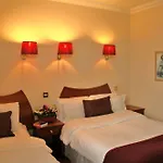 Uppercross House 3*