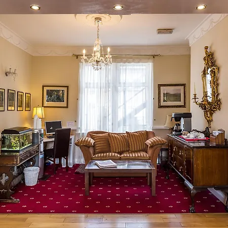 Uppercross House Dublino