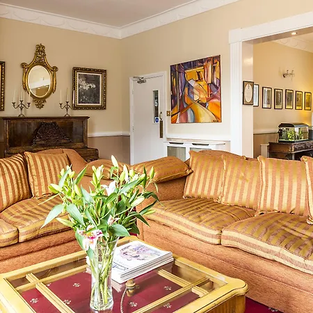 Uppercross House 3* Дублин