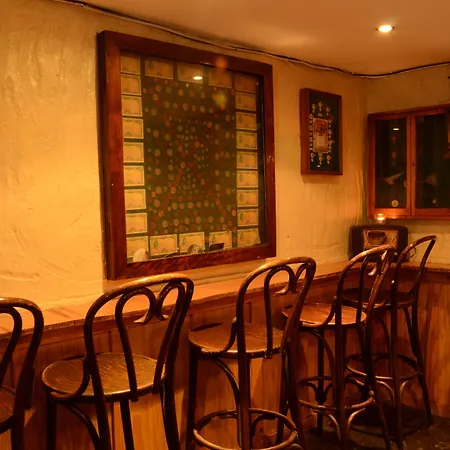 Hotel Uppercross House