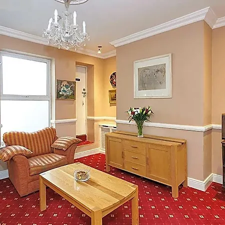 Uppercross House Отель