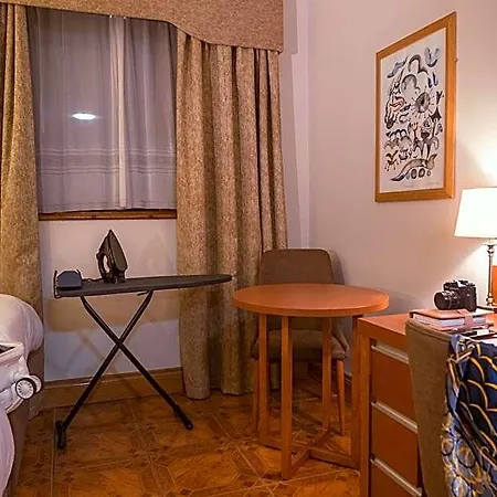 Отель Uppercross House