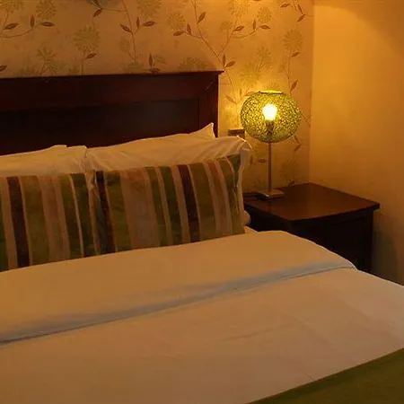 Uppercross House Отель 3*