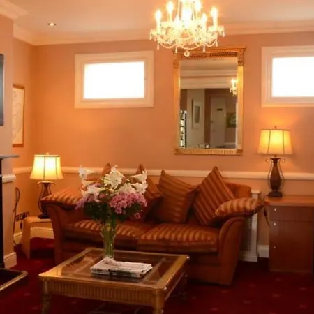 Uppercross House Отель 3*