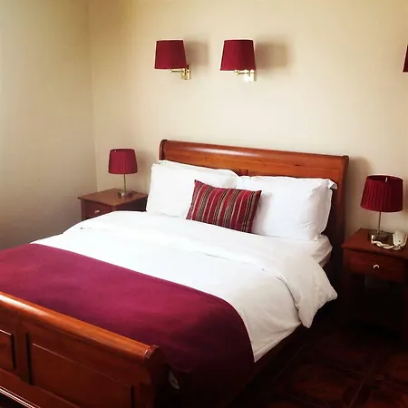 Uppercross House فندق