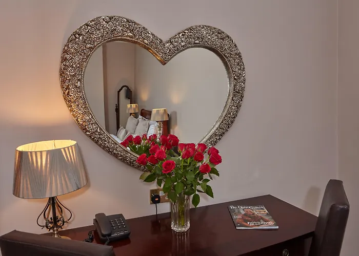 Uppercross House Otel