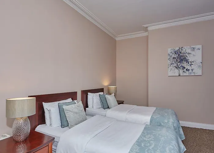 Uppercross House Otel