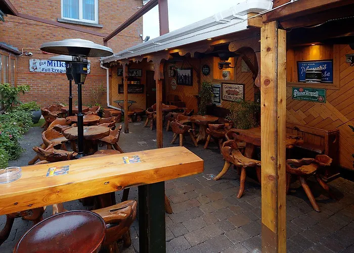 Uppercross House Hotel 3*