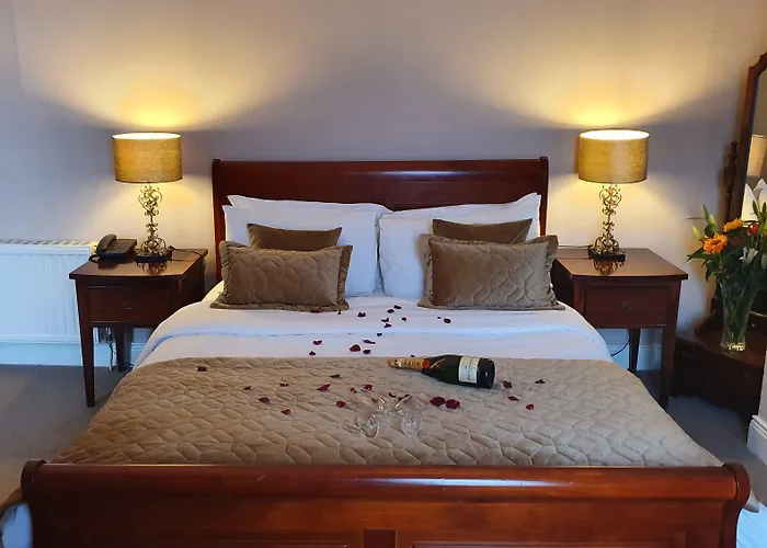 Otel Uppercross House