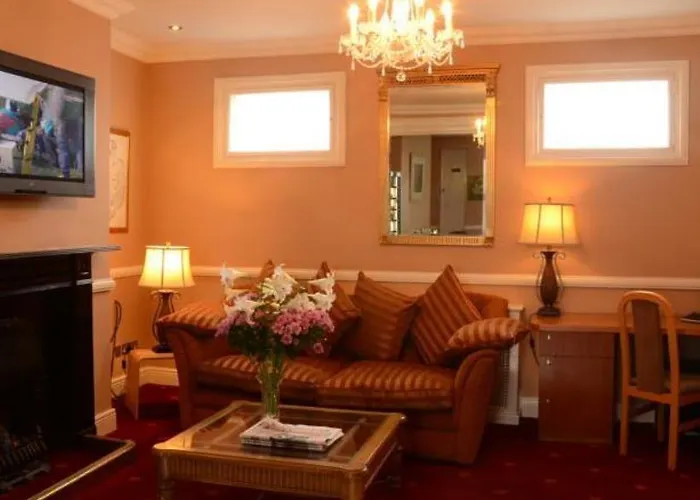 Uppercross House فندق 3*