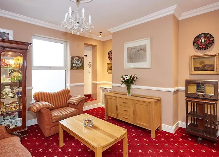 Otel Uppercross House 3*