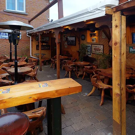 Uppercross House Hotel 3*