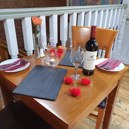 Uppercross House Hotel