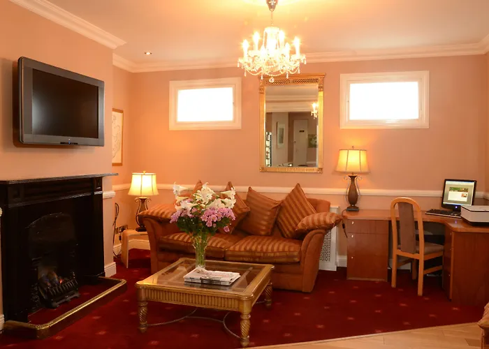 Uppercross House