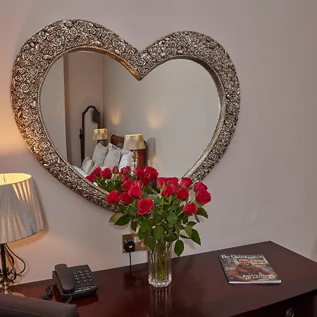 Uppercross House Szálloda