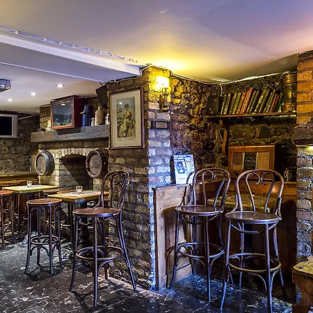 Szálloda Uppercross House Dublin