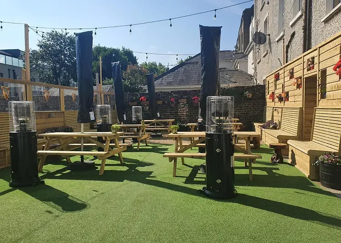 Uppercross House Szálloda 3*